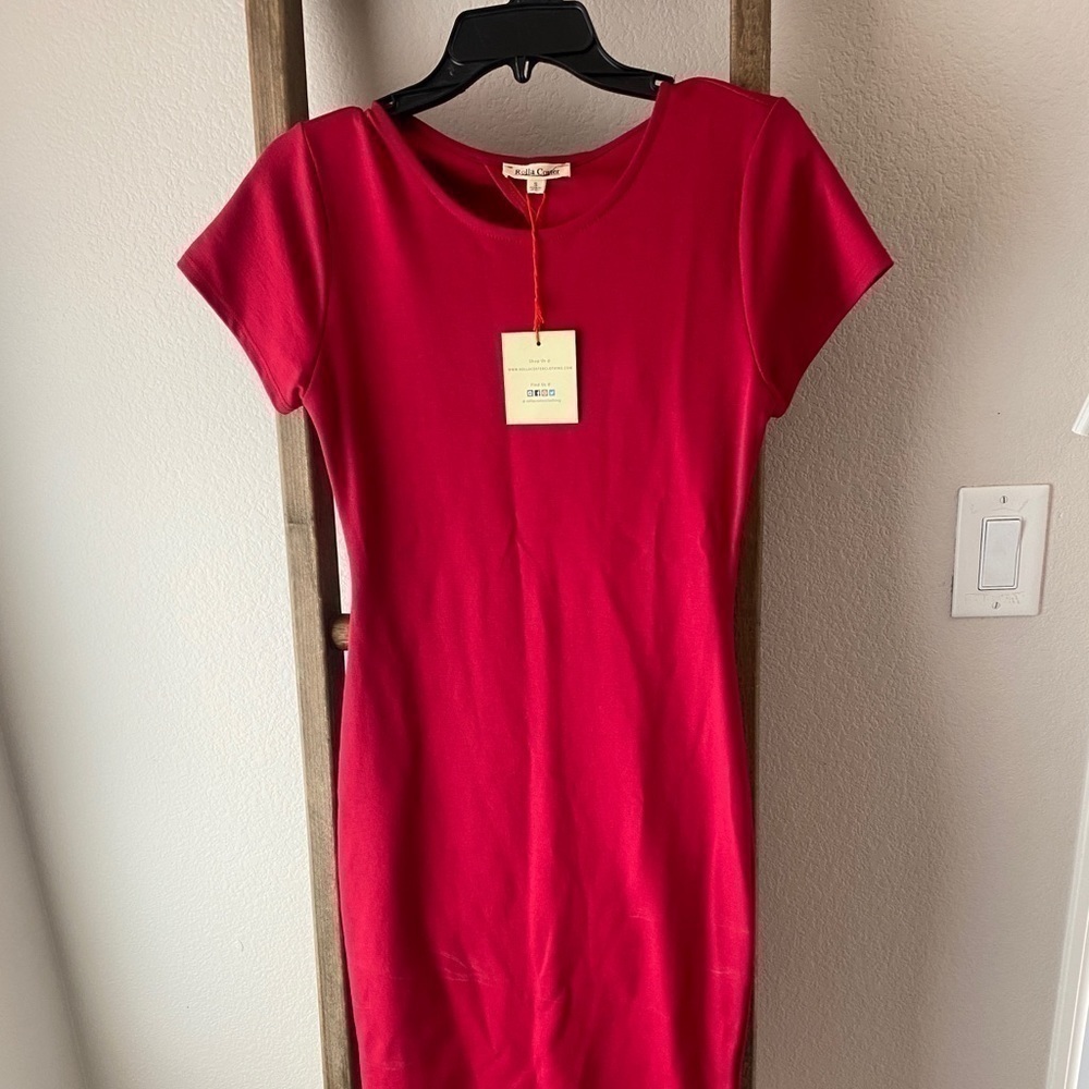 NWT - bodycon red dress with t-shirt style sleeves - Picture 2 of 6
